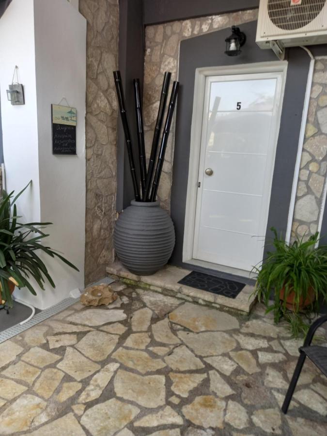 Kakovatos Family Homes *