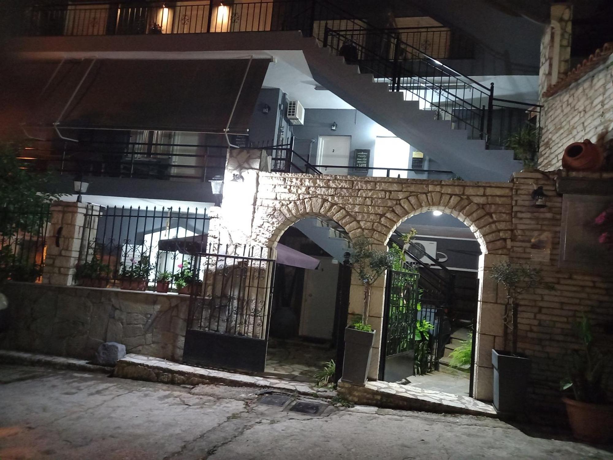 Kakovatos Family Homes Apartment *